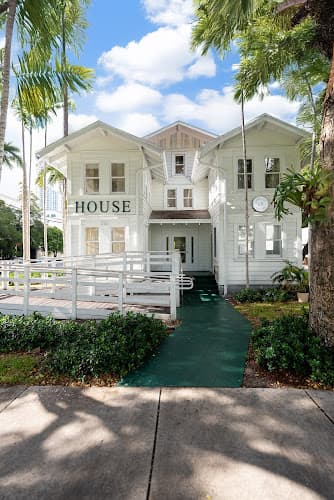 LouLou House & Indoor Playground