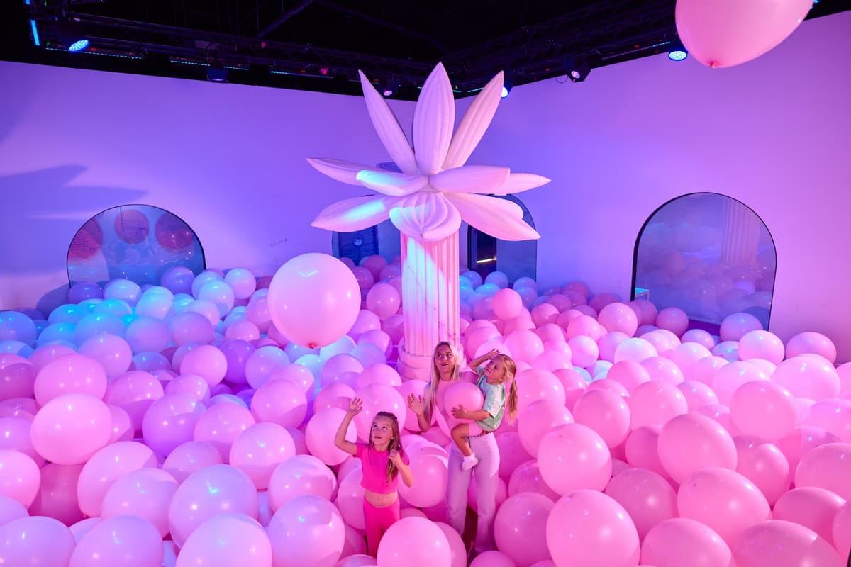 Bubble Planet: An Immersive Experience - Los Angeles