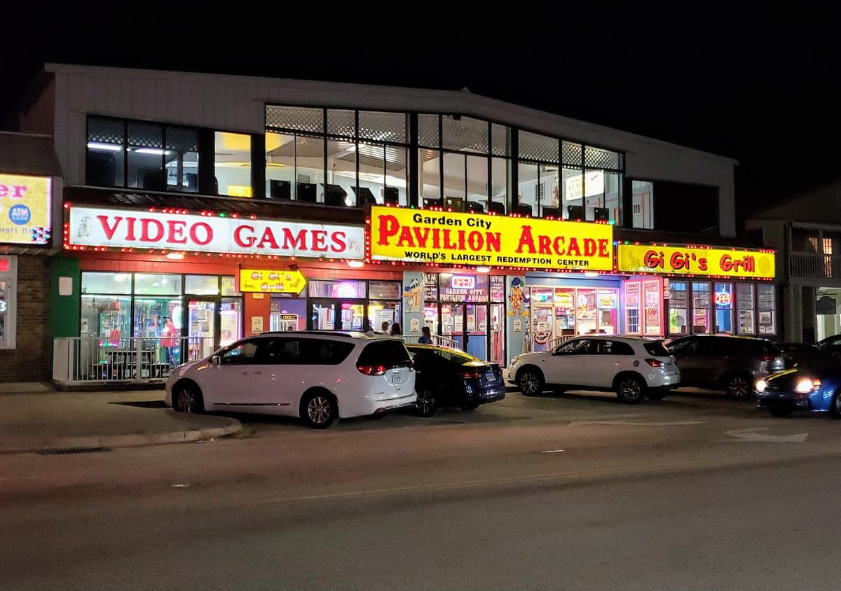 Garden City Pavilion Arcade & GiGi's Grill