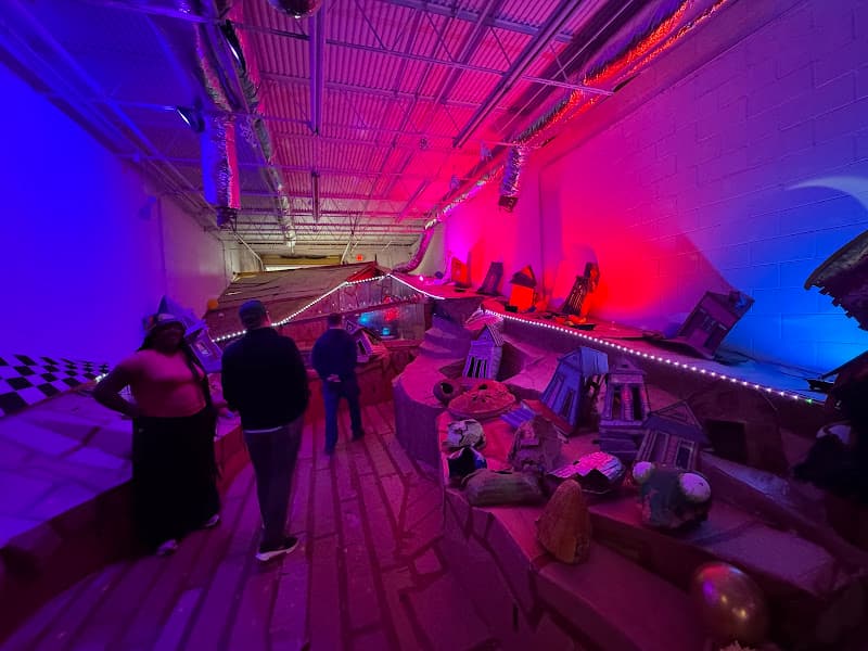 The Hoot-n-Holler Inn