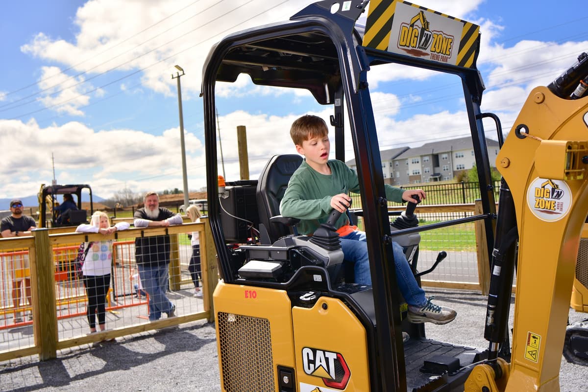 Dig'n Zone Theme Park